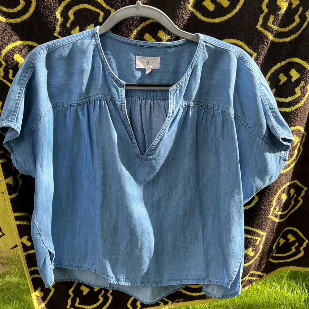 Original Lou & Grey chambray crop top…pre 2020. Great all season wardrobe staple
